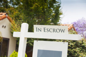 Understanding Escrow : Examiner un calendrier typique d'entiercement en Californie 